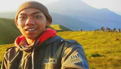 Cinta tak direstui orangtua, Yobi Fauzi Supranto (23) mahasiswa jurusan Tekhnik Informatika Universitas Trisakti menjemput maut.